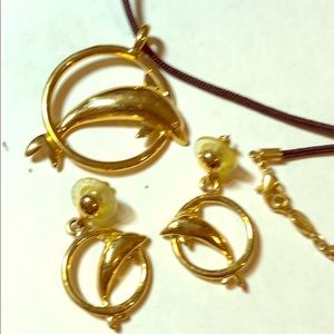 Napier Dolphin jewelry necklace earrings set